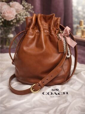 RARE Gorgeous Sun-kissed Coach Delancy drawstring bucket sack